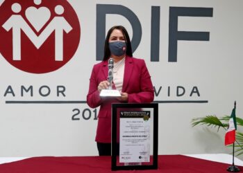 Recibe Presidenta del Sistema DIF Matamoros Premio Internacional “Tonantzin 2020”