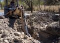 Continúa Comapa con la reparación de la línea de distribución que abastece el sector sur