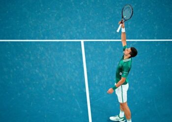 Djokovic acaba con Zverev y avanza a semifinales del Abierto de Australia