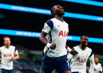 Futbolistas presionan a Instagram para combatir racismo