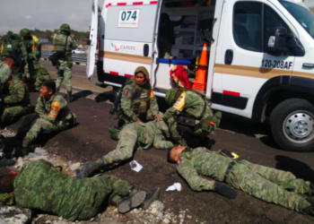 Vuelca vehículo militar en Puebla hay 2 muertos