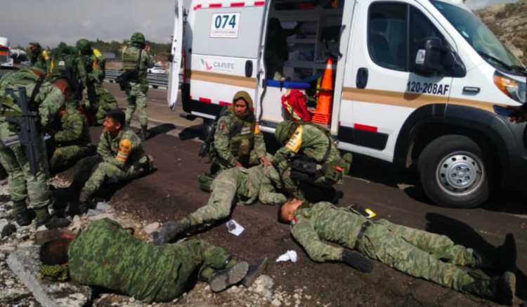 Vuelca vehículo militar en Puebla hay 2 muertos