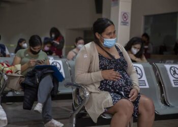 La Secretaría de Salud alertó por falso registro de embarazadas para vacuna anti Covid