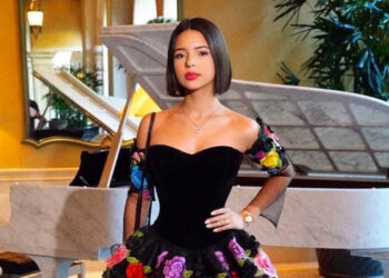 Ángela Aguilar explota por la crítica de su padre