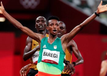 Atletismo da primeras medallas en los 10000m