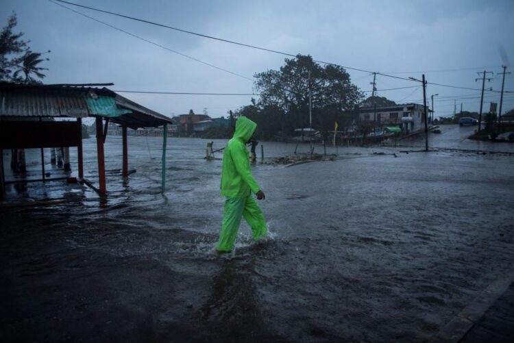Tras pasar Grace por México deja 11 muertos y muchos daños
