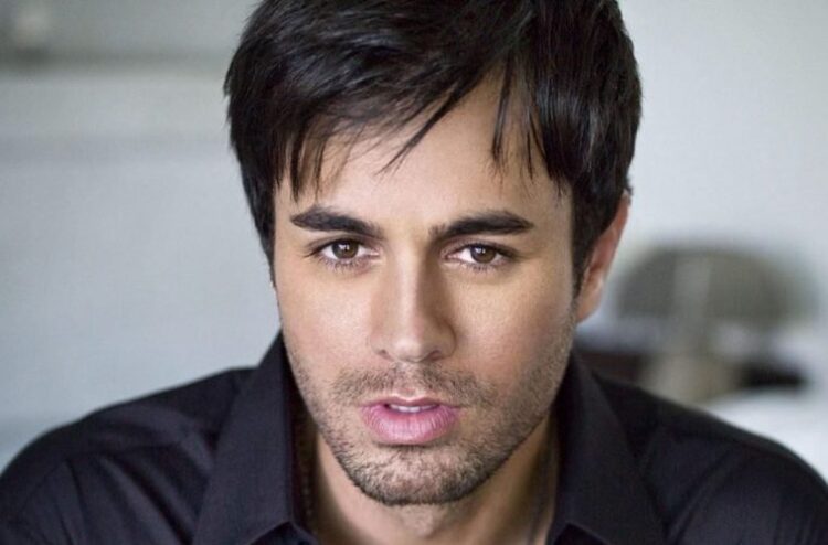 Se despide de su abuela Enrique Iglesias