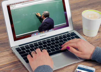 Confirmó AMLO que las clases en línea seguirán en estos canales