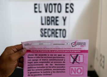 INE califica a López Obrador por “exitosa” consulta popular