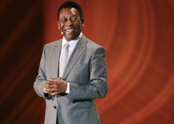 Pelé asegura que se ‘recupera bien’ tras su cirugía