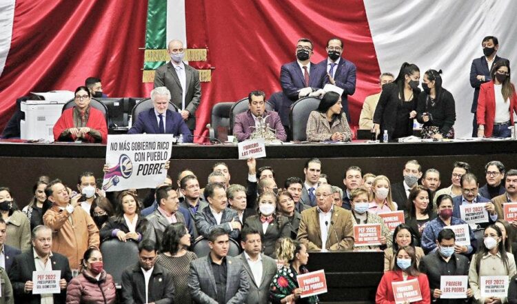 Morena aprueba presupuesto; Oposición da por muerta reforma eléctrica