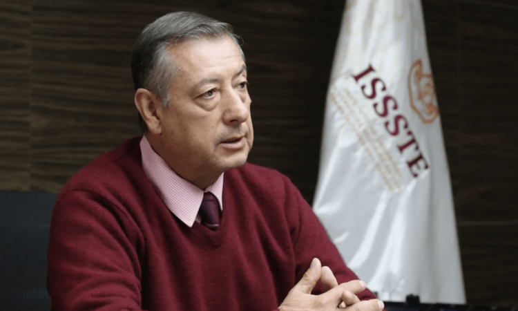 Critican a director del ISSSTE por usar homeopatía antiCovid