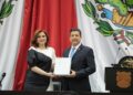 Cabeza de Vaca entregó su sexto Informe de Gobierno. No faltaron protestas de la oposición