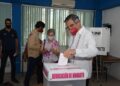 Américo vota y dice que se sometería a una consulta de revocación