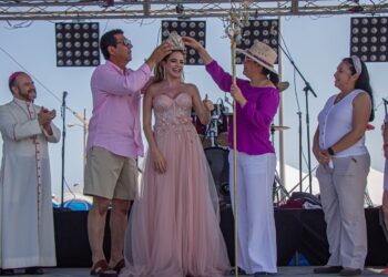 Coronan a Yuli Flores como reina del Festival del Mar 2022 de Playa Bagdad