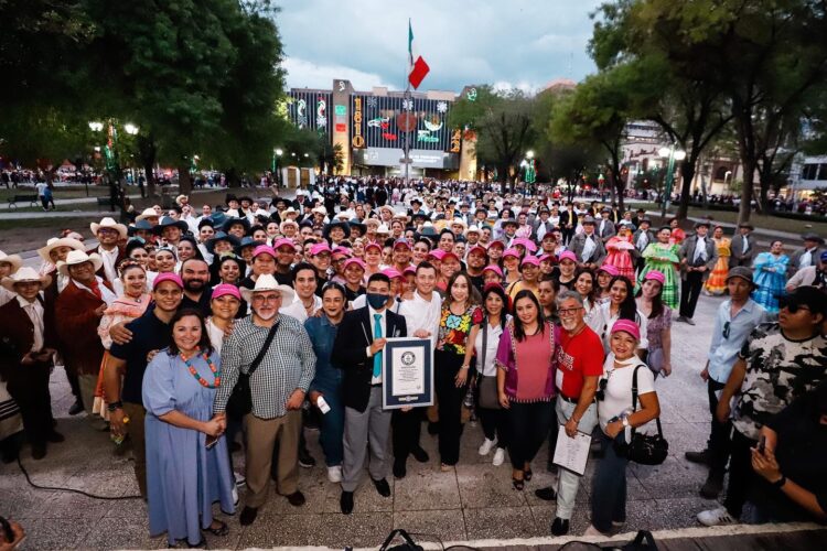 Monterrey impone Récord Guinness con mega baile