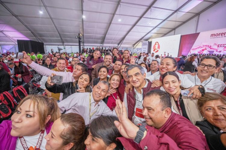 Ovacionan al gobernador Américo Villarreal en el Congreso Nacional de Morena