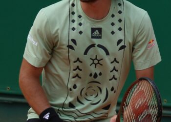 Tsitsipas Elimina a Murray en Dramático Encuentro de Wimbledon