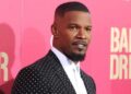 Jamie Foxx reaparece tras hospitalización y disfruta de un paseo en bote