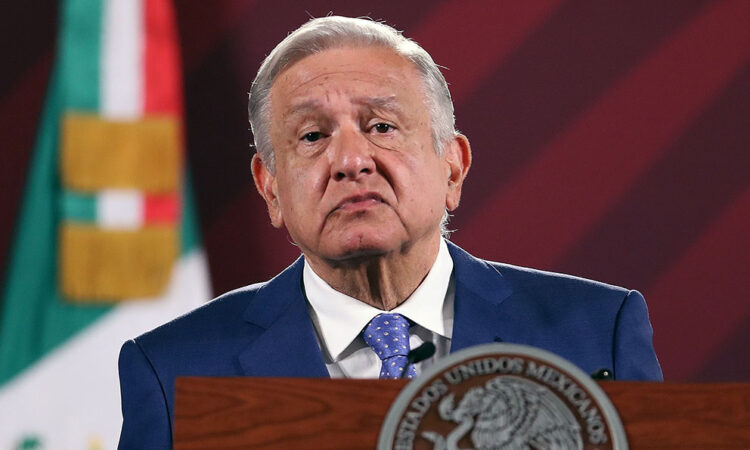 Presidente AMLO Declara Inconstitucional No Distribuir Nuevos Libros de Texto