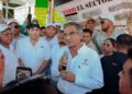 Américo acude a dialogar con las y los maestros; les pide reanudar las clases
