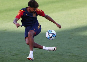 Yamal hace historia: el más joven en debutar y anotar con la selección de España