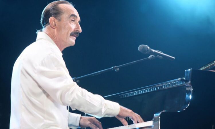 Emergencia cardíaca lleva al pianista Raúl Di Blasio al Hospital