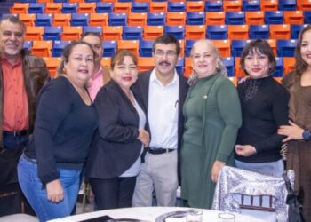 Refrenda el rector Dámaso Anaya compromiso con los trabajadores de la UAT