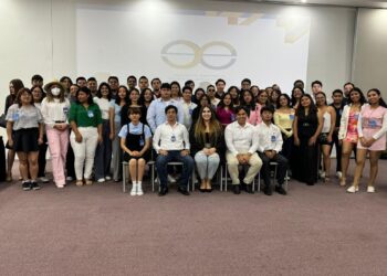 Organiza la UAT colecta universitaria de útiles escolares
