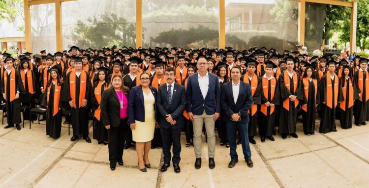 Egresan 310 estudiantes de bachillerato en la UAT de Ciudad Mante