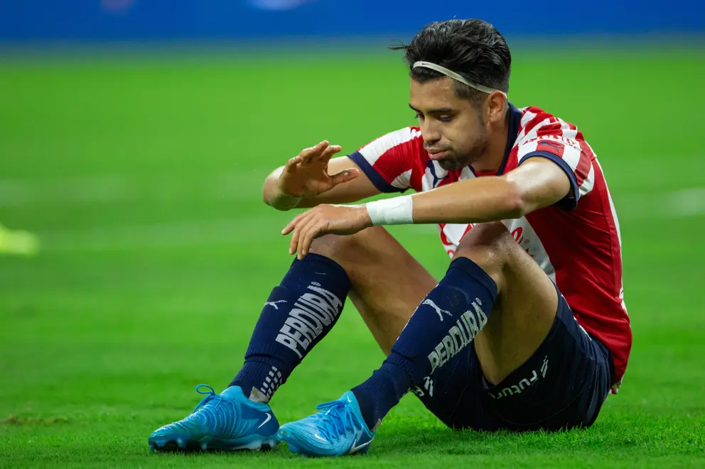 Chivas cae ante América en amistoso clásico nacional