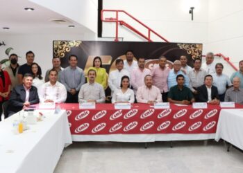 Capacita Secretaría del Trabajo a integrantes de la CMIC Tampico sobre actualizaciones en leyes laborales