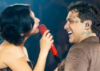 Ángela Aguilar y Christian Nodal sellan su amor al cantar ‘Eso y Más’