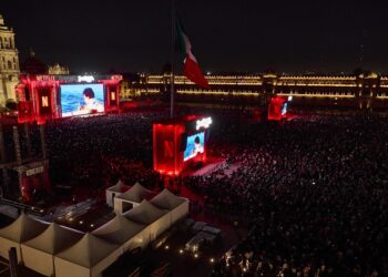 Más de 170 mil celebran el legado del Divo de Juárez en el Zócalo