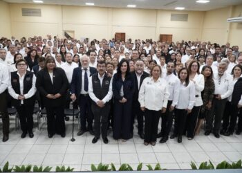Otorgará la UAT becas a hijos de trabajadores del SUTSPET